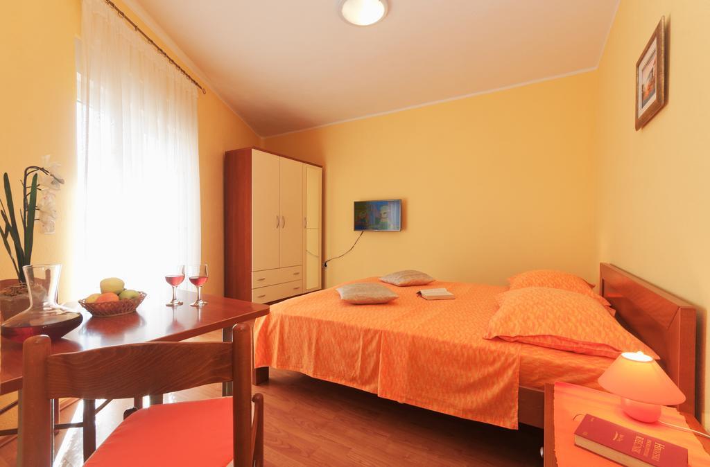 Mara Apartment