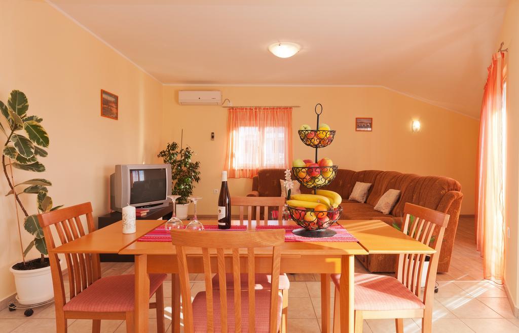 Apartment Mara *